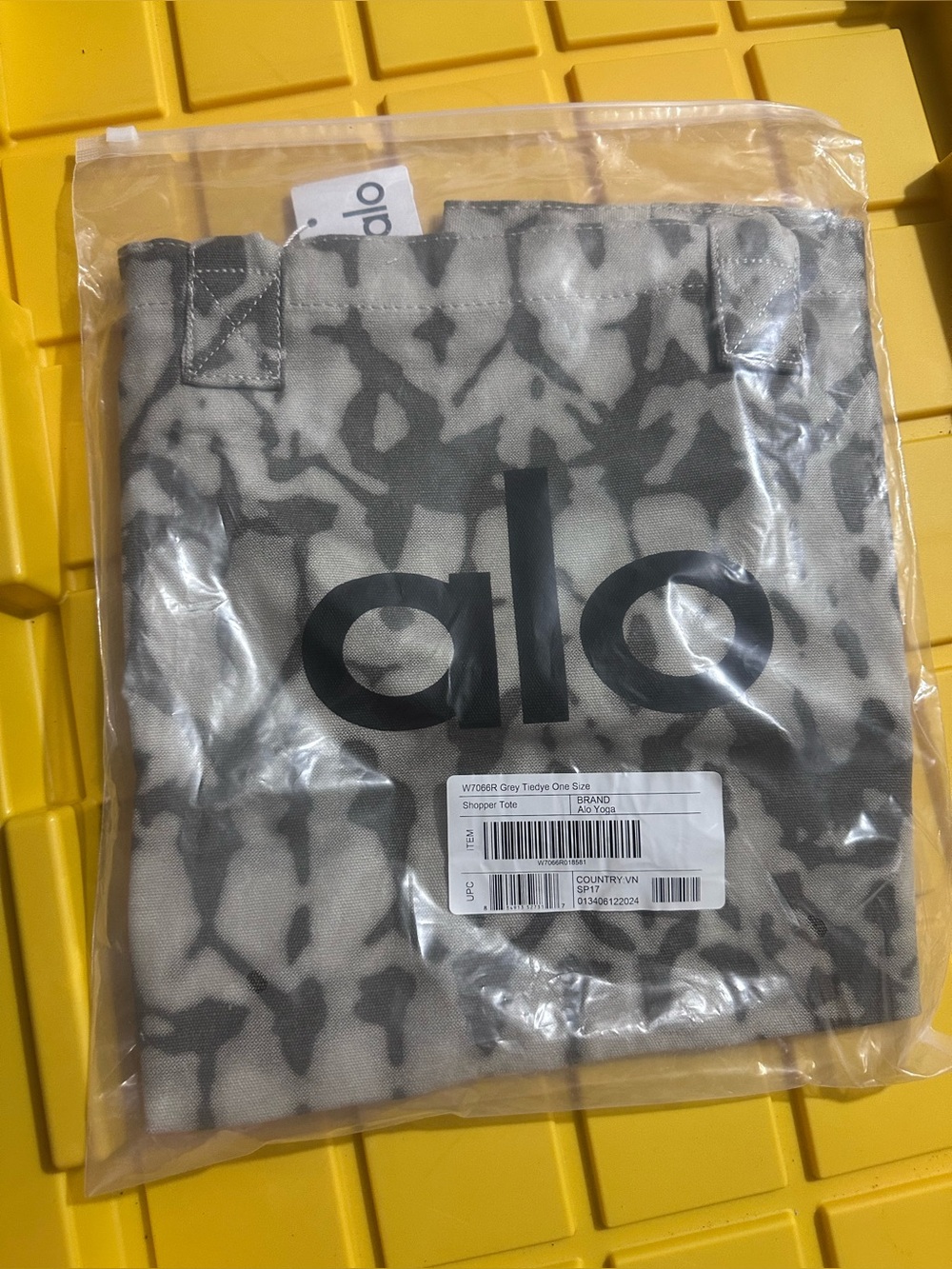 ALO Yoga✨🩶🖤Gray Tie-Dye Canvas Shopper Tote